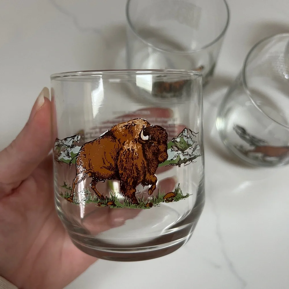 4 Vintage American Wildlife Glasses Sunoco Bison Humpback Whale Moose Libbey‎